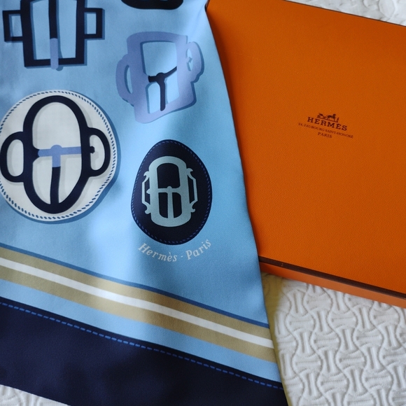 Authentic Hermes Maxi Twilly Bovclerie Scarf